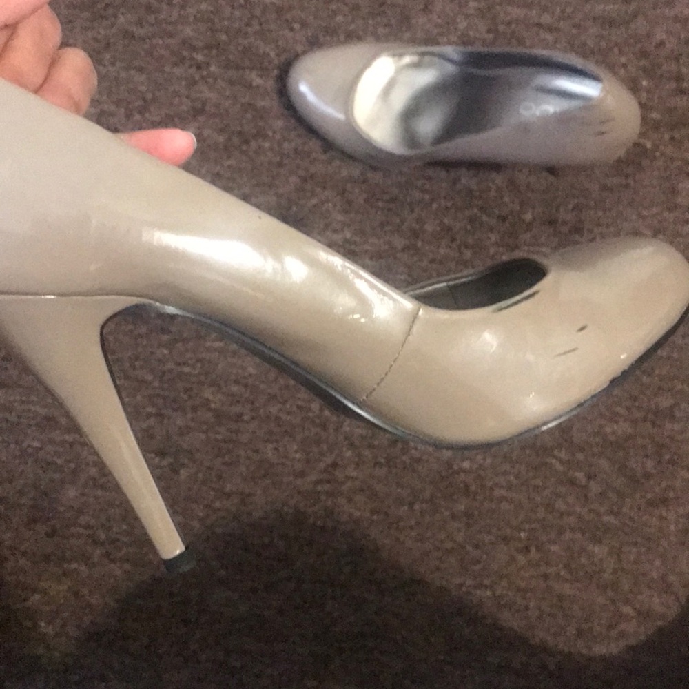 Heels - Picture 6 of 7